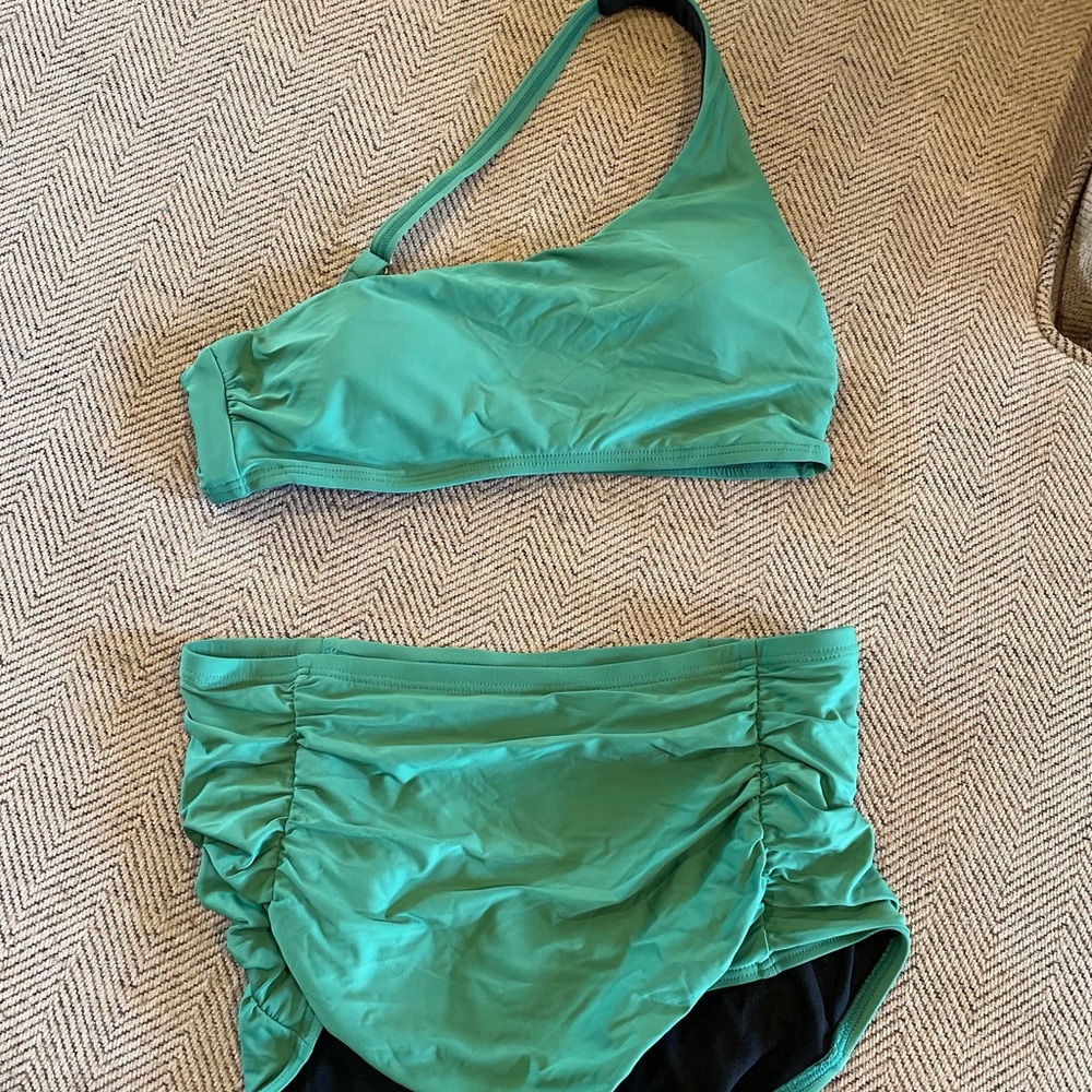 Gianni Bini women’s swim suit size medium
